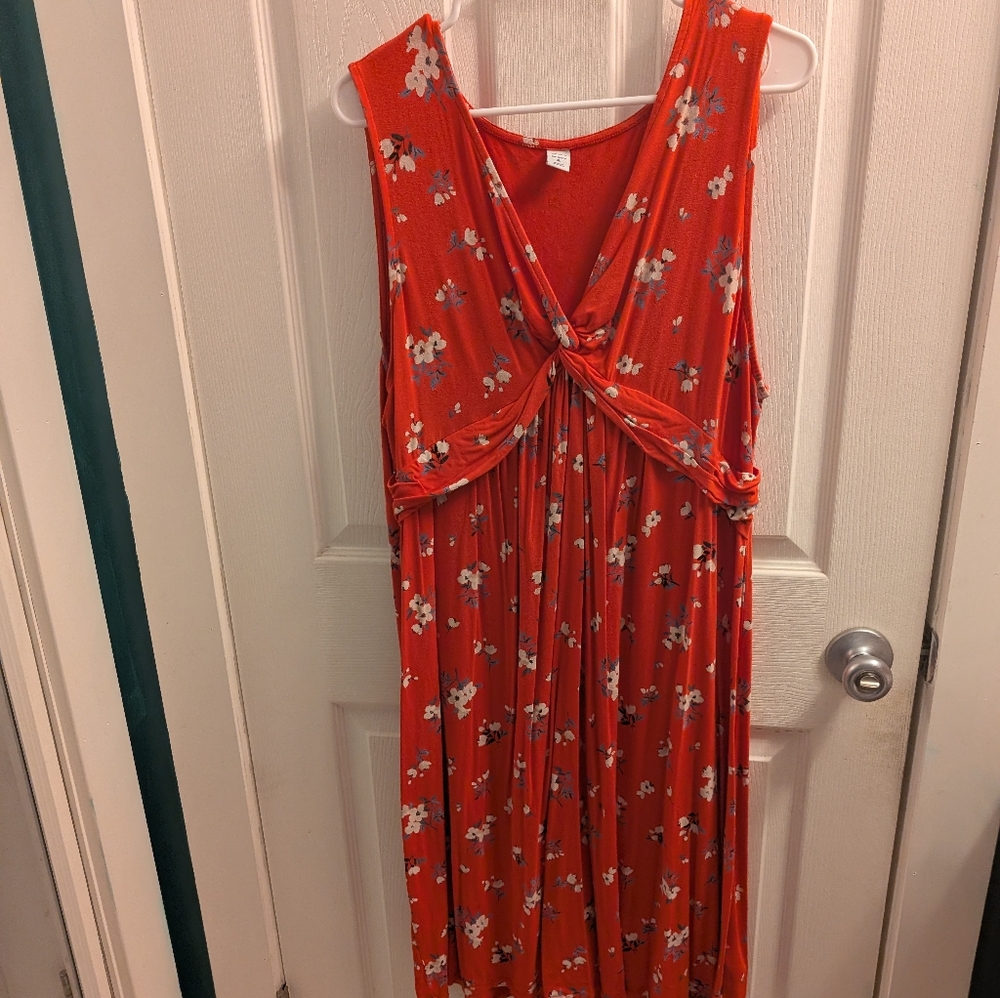 Floral Knot-Front Maternity Dress in Red
